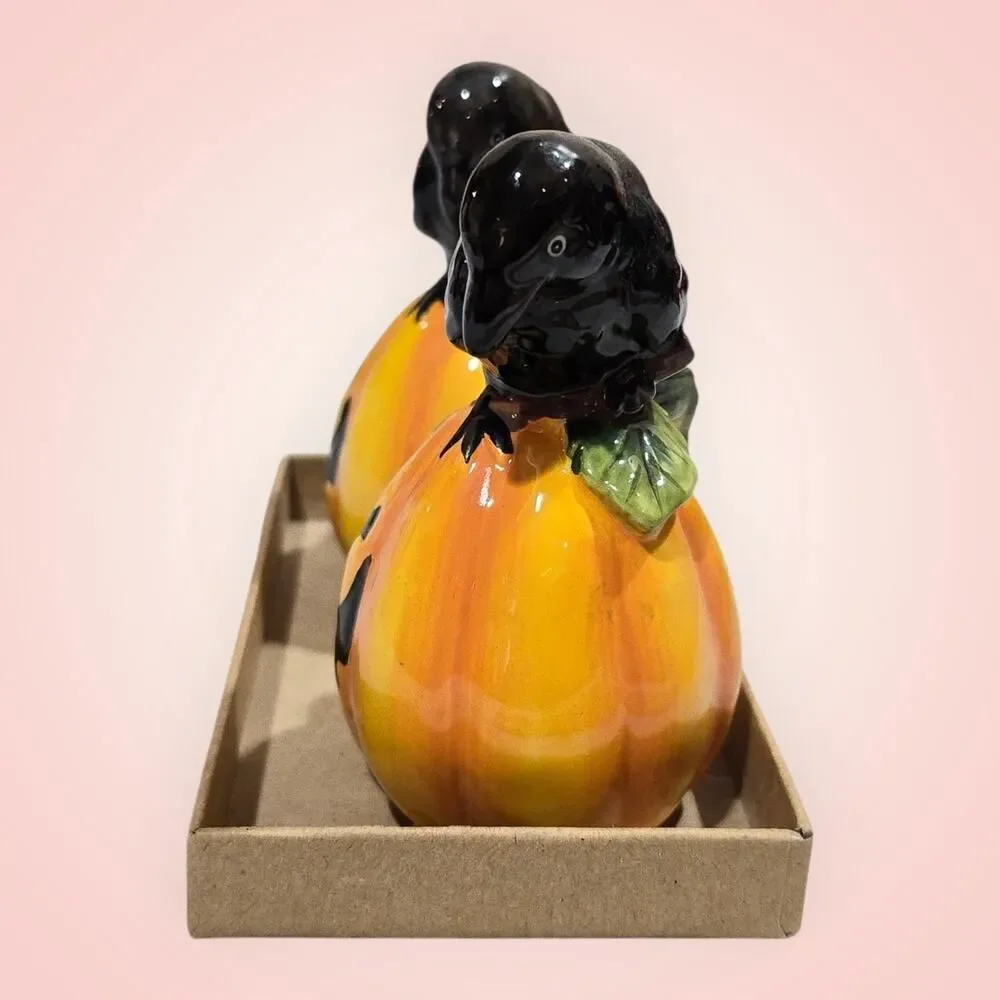 Blue Sky Clayworks Pumpkin Black‎ Crow Salt & Pepper Shakers Boxed